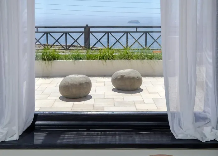 Ifestau.4 Aparthotel Fira (Santorini)