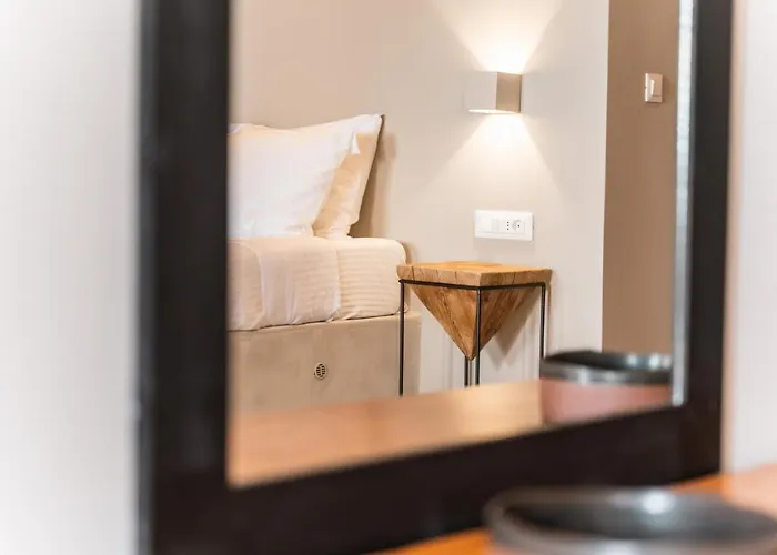 Apart Otel Ifestau.4 Fira (Santorini)