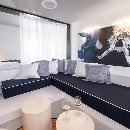 Hotel apartamentowy Ifestau.4 Fira (Santorini)