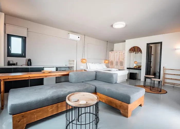 Ifestau.4 Apartmanhotel Fíra