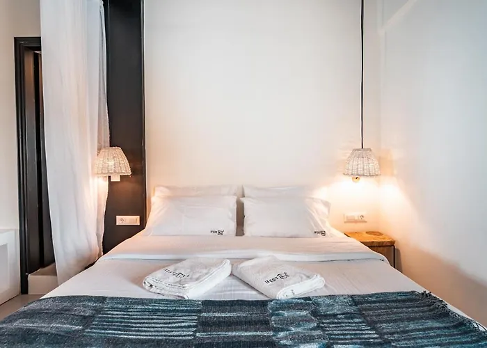 Apart Otel Ifestau.4 Fira (Santorini)