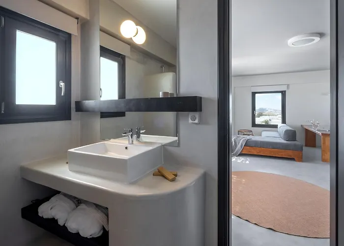 Ifestau.4 Apartmanhotel Fíra