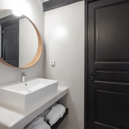 Ifestau.4 Aparthotel